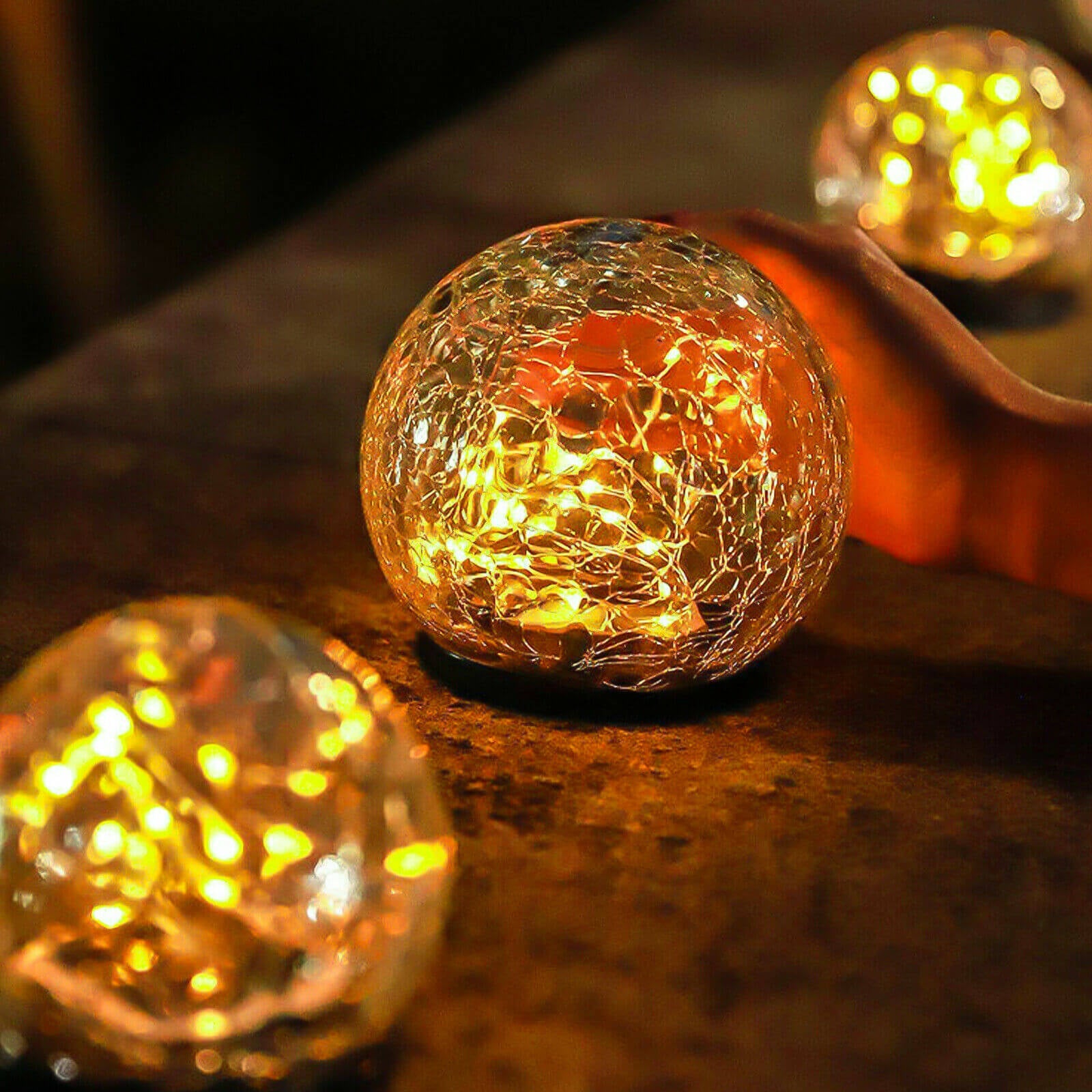 Cracked Glass Garden Solar Light display