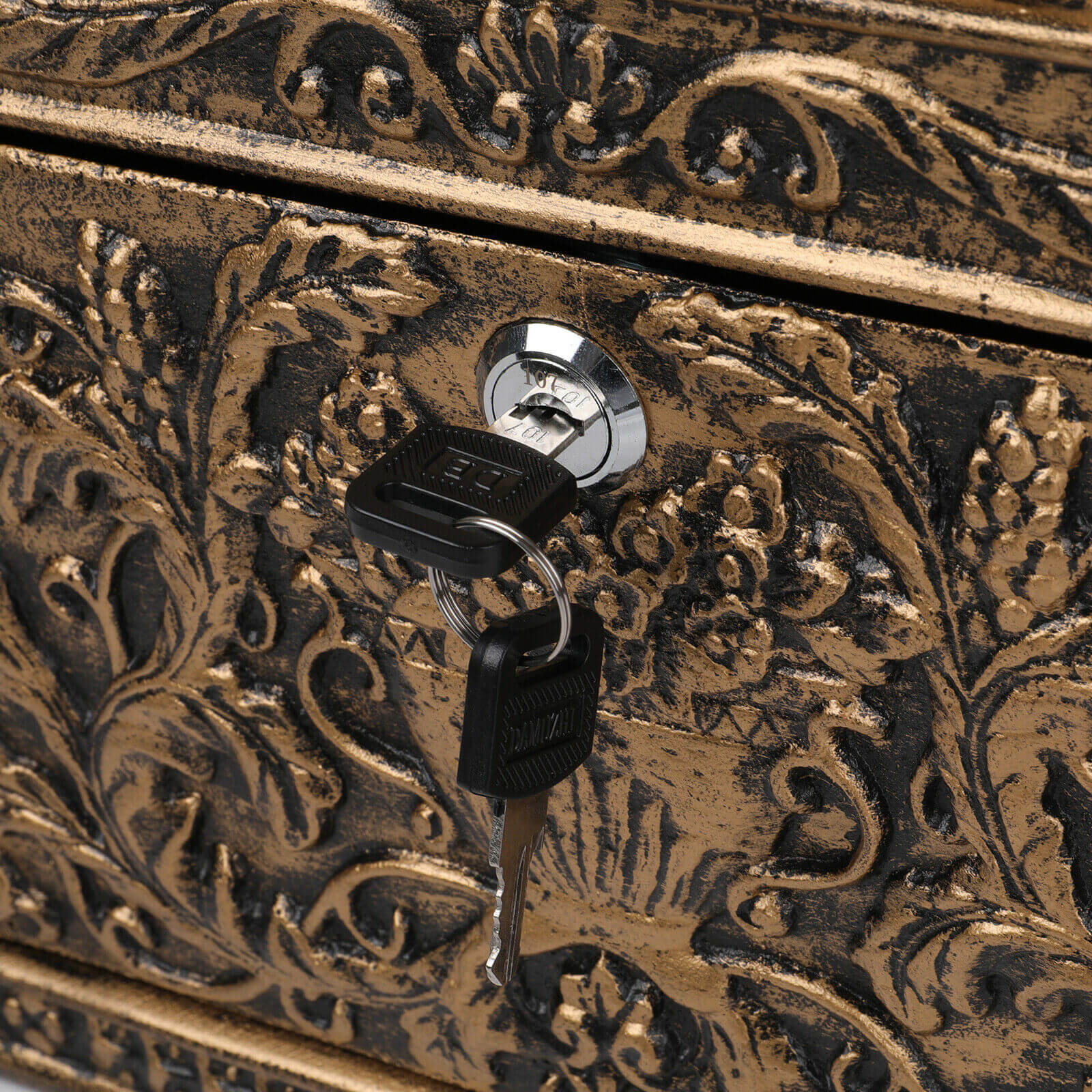 European Retro Locking Mailbox 2 keys